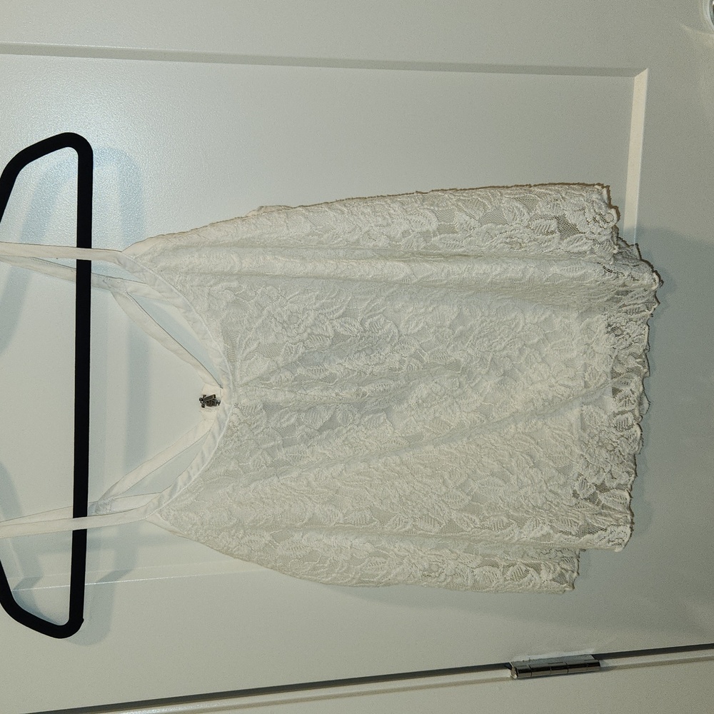 White lace Guess Top
